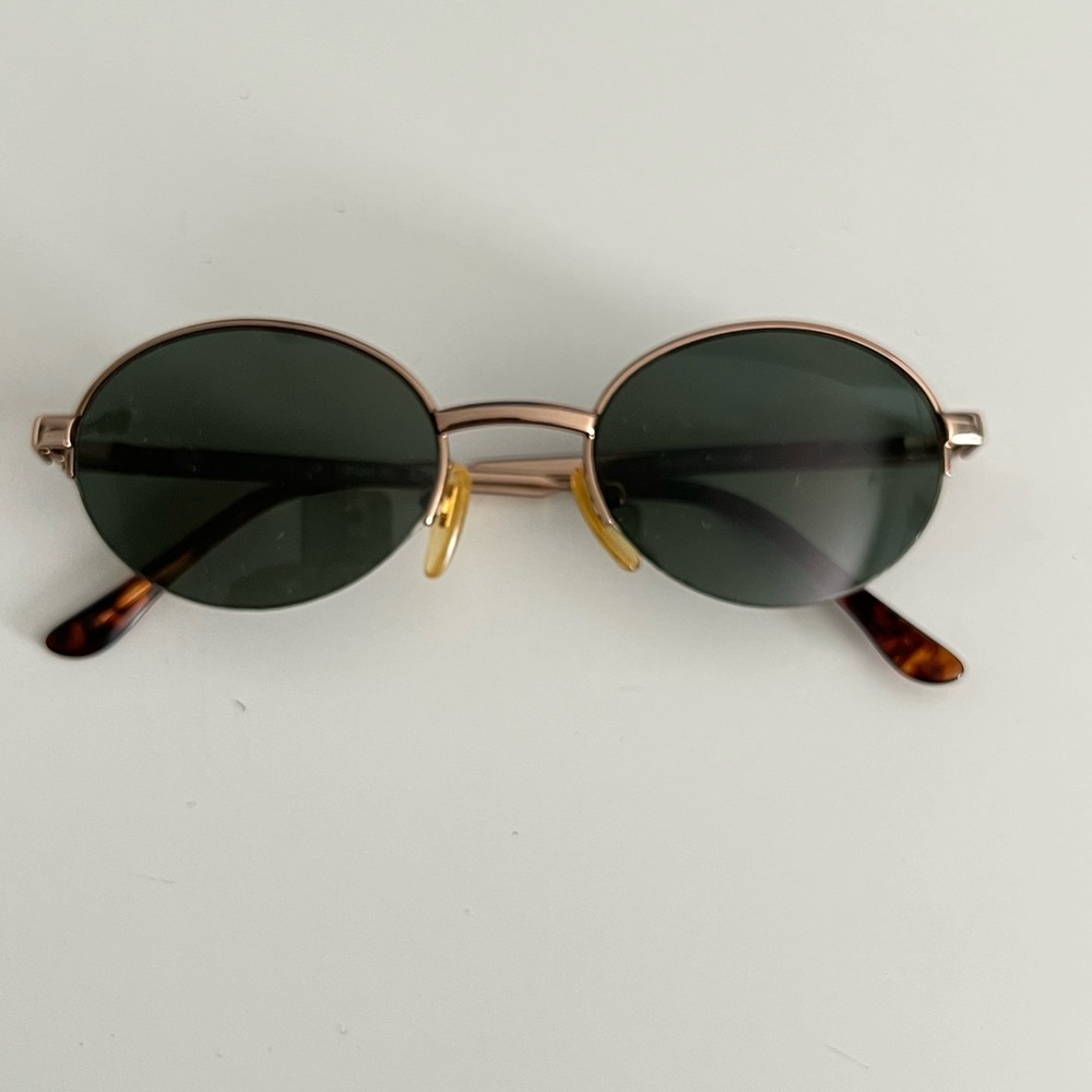 DKNY Sunglasses Wilkins K01068 Round Lenses